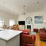 Royal Quarters